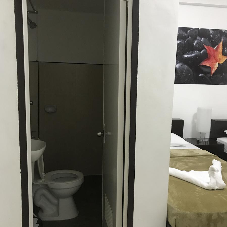 4C'S Tourist Lodge プエルト・プリンセサ エクステリア 写真